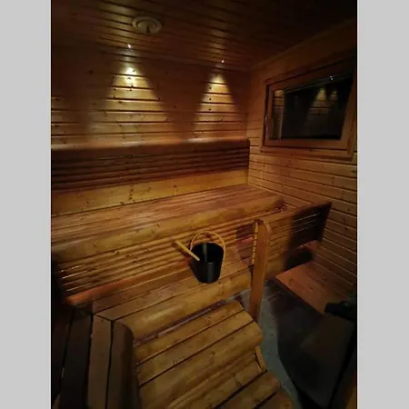 Autumn Leaf Villa Ivalo