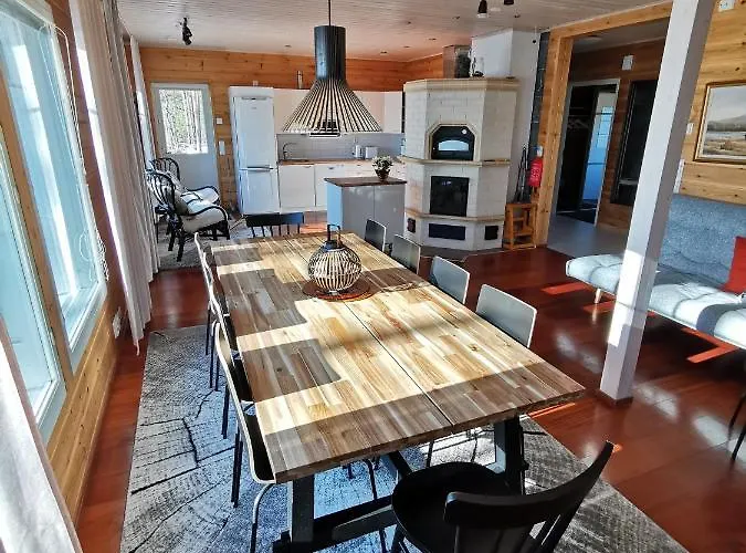 Autumn Leaf Ивало